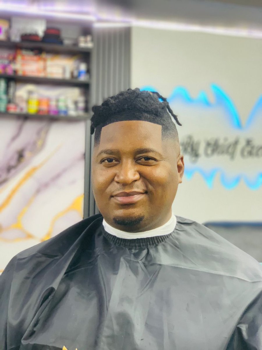 K W A N E L E tweet media