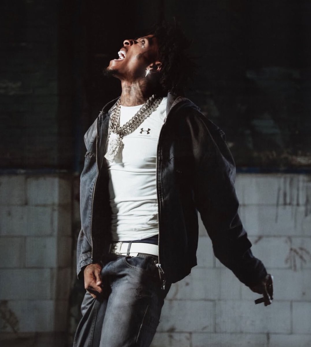 AkzWhoMatter tweet media