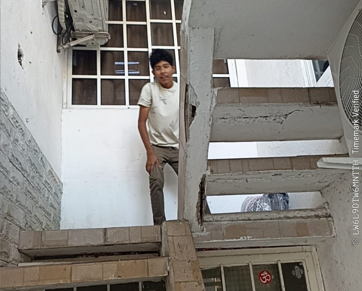 Leonardo Rojas, estafador. De Villahermosa, Tabasco. Si lo conoces, contáctame para ponerle su denuncia.

Es o era repartidor de MercadoLibre, está estafando desde este número 993 129 3375, revisa si te ha escrito para entrega de paquetes.