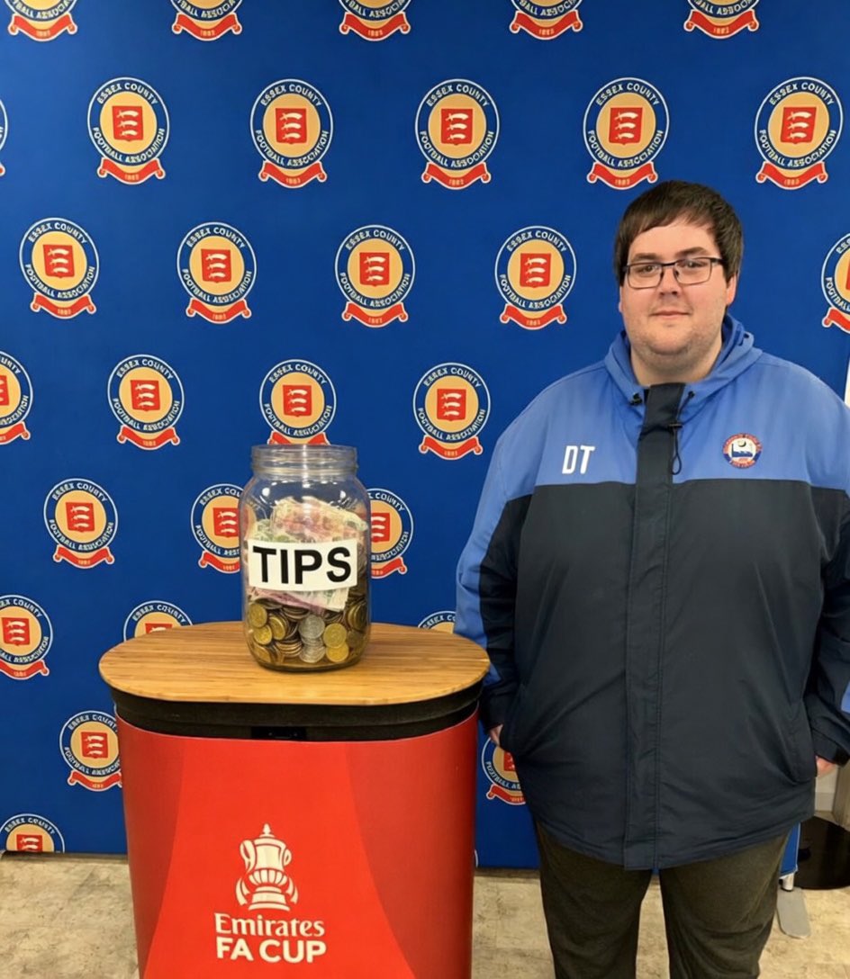 THE HENDON HOPPER©️🏴💚💚🤍🤍 tweet media