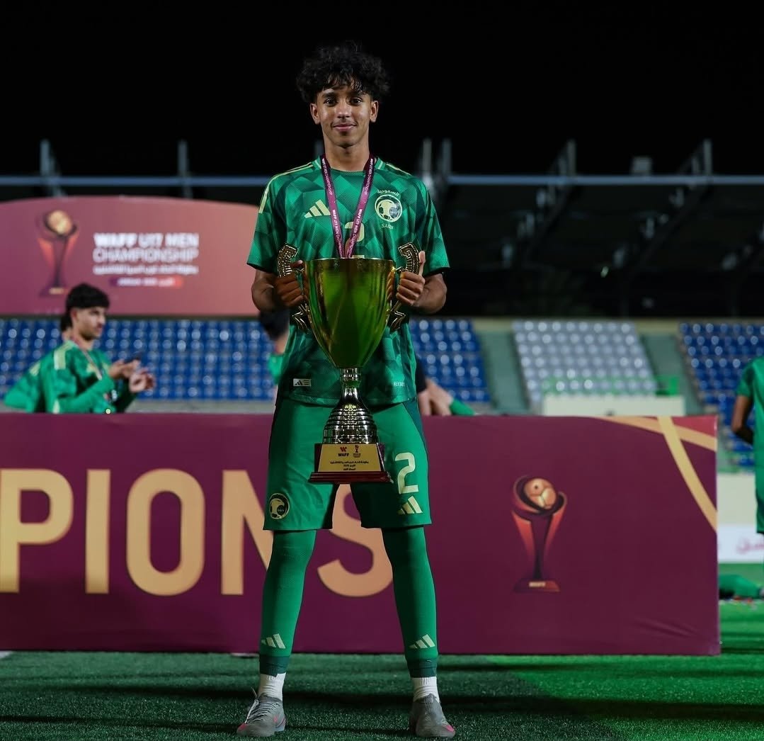 مُطَّلِع tweet media