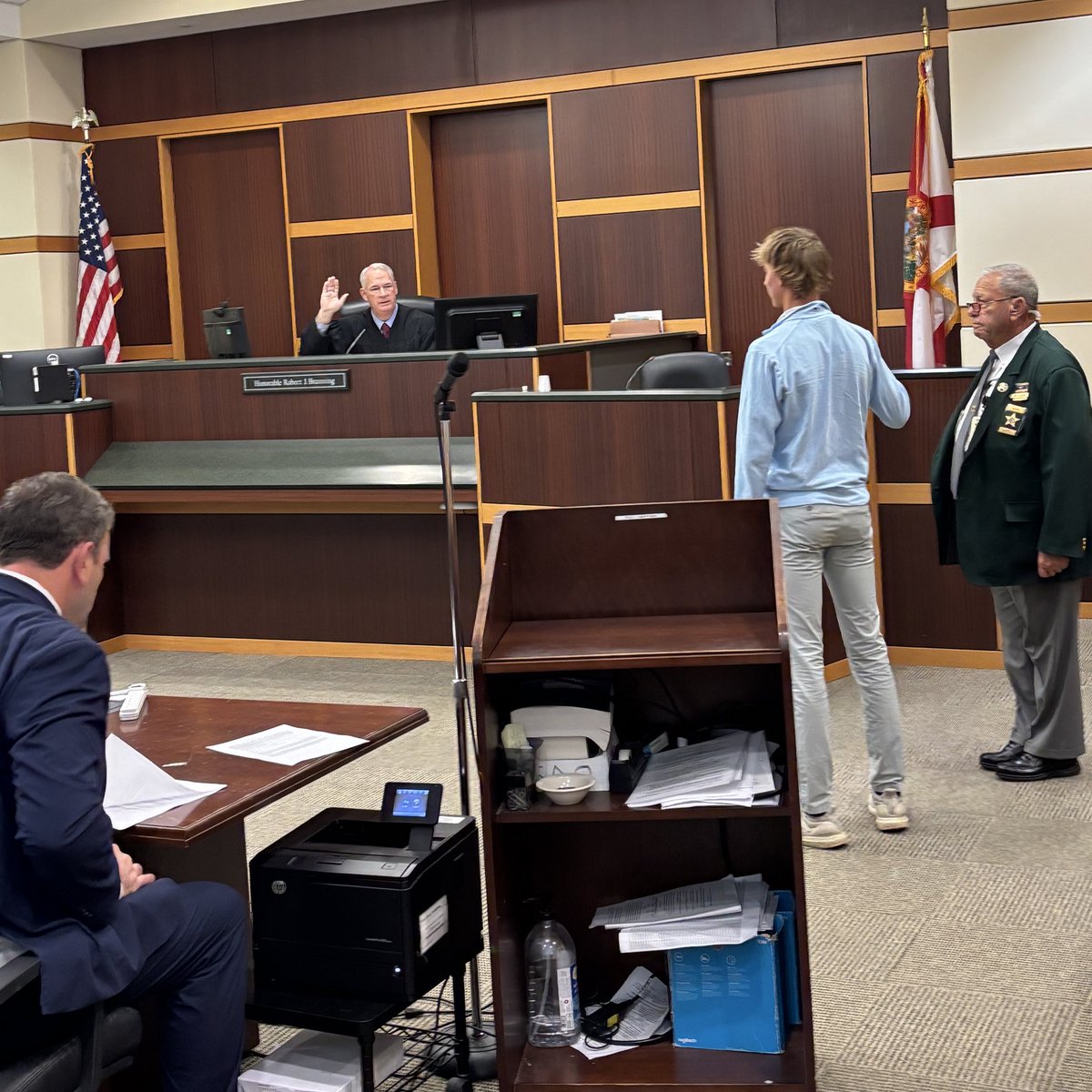SWFLCourts's tweet image. Bishop Verot law studies students got a hands-on look at the justice system during a visit with Judge Branning.
 
From an interactive mock trial to a Q&amp;amp;A session, students stepped into real-world courtroom roles and explored how cases move through the system. 

#SWFL #SWFLCourts