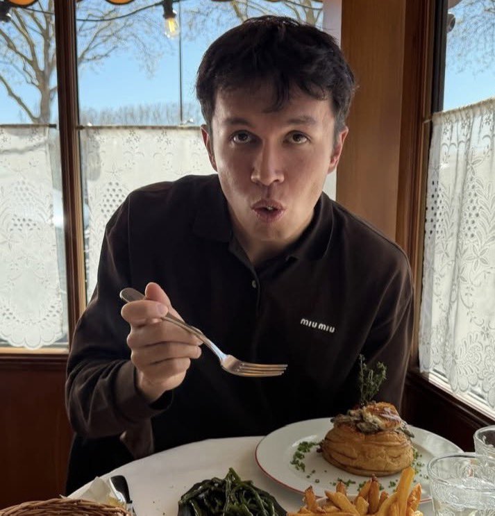 Nana🪐 Alex Albon defender tweet media