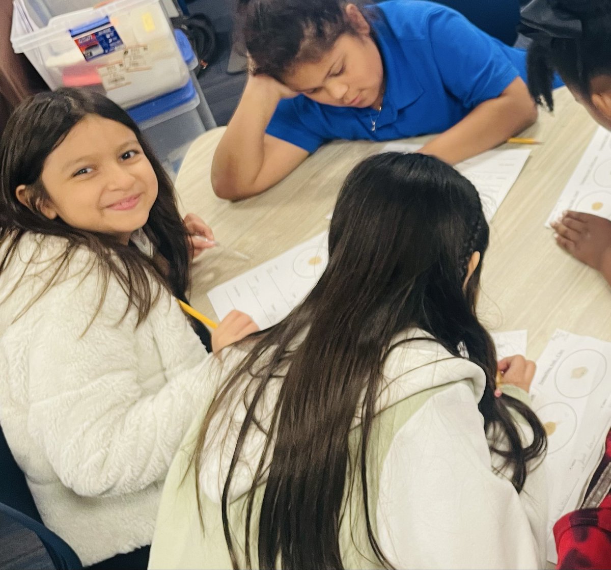 LibrarianLynn tweet media