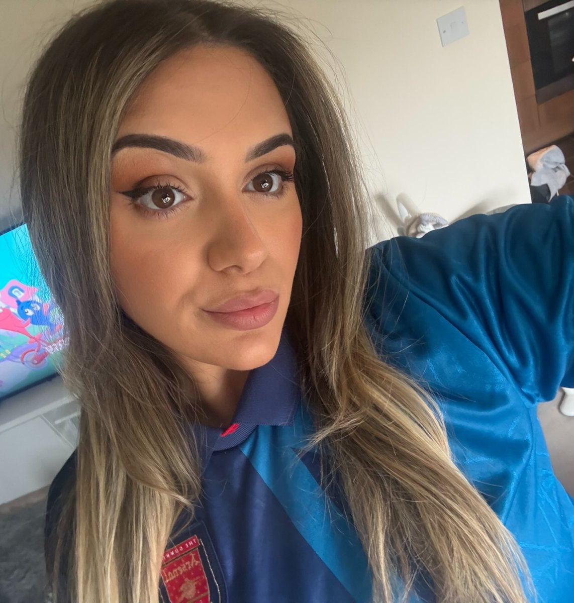 ells🦋 tweet media