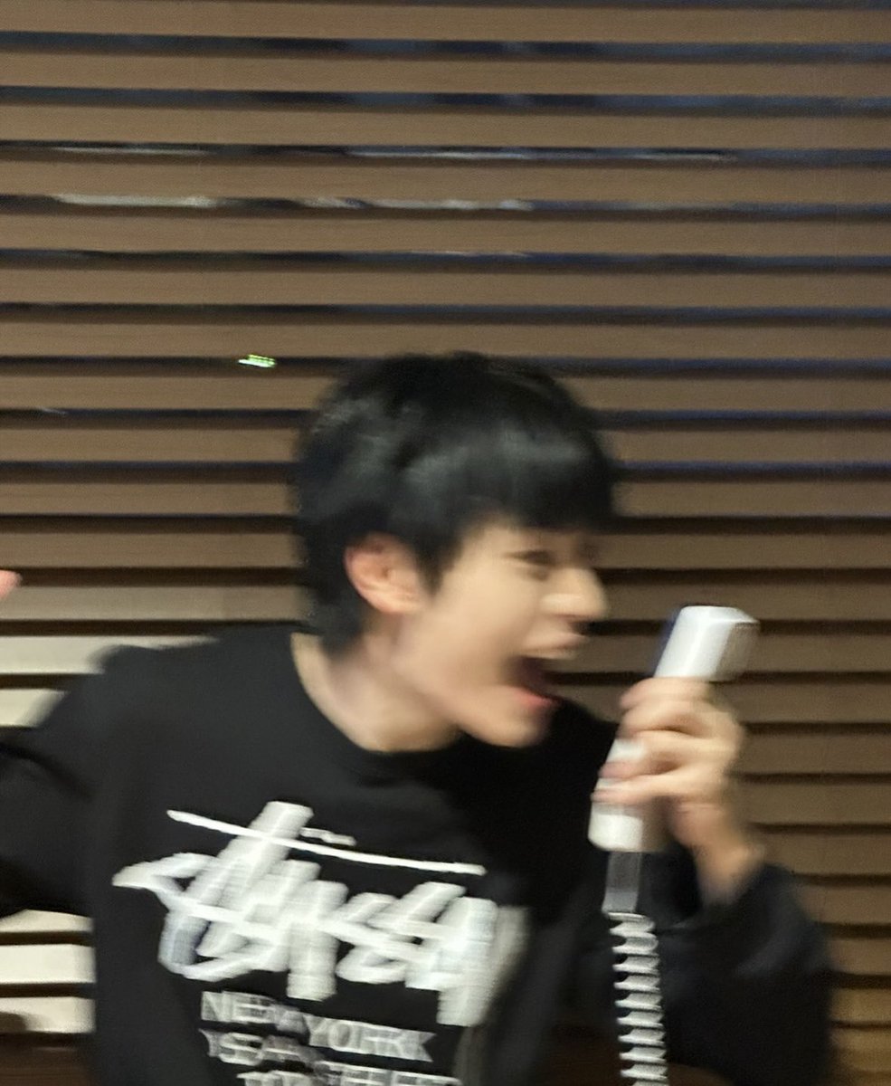 lis 🧃 tweet media