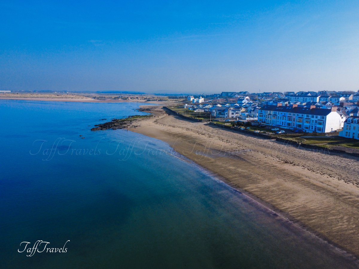 tafftravels's tweet photo. Drone shot of Rhosneigr beach front on a beautiful sunny Spring day I was Very Gratefully granted permission to fly by @RAF_Valley Thank You @Anglesey_HL @VisitAnglesey @northwalesmag @VisitNorthWales #DJI #Drone #FlySafely https://t.co/8ENbAYqILO