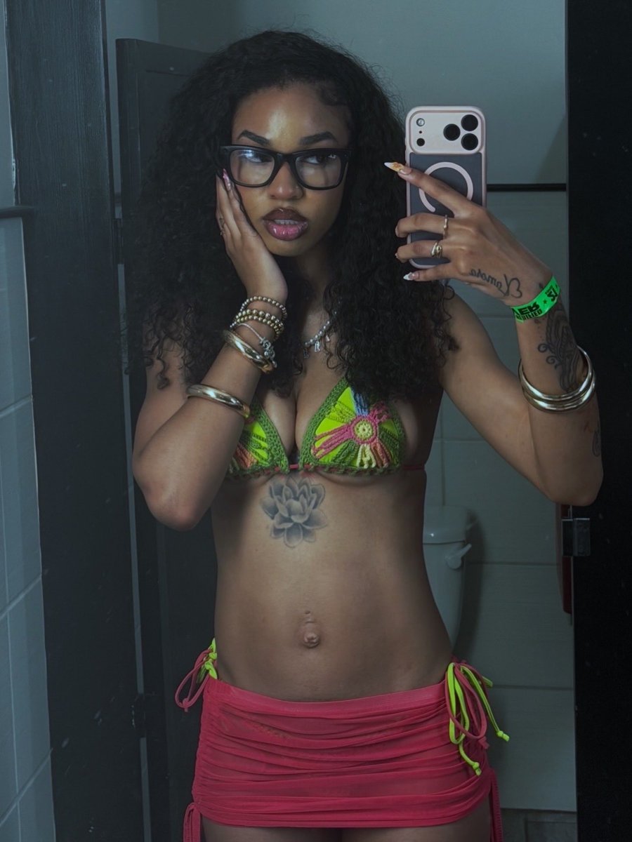 kelseyamora's tweet photo. y’all still be on here? 🤨 https://t.co/bvQqn80b3N