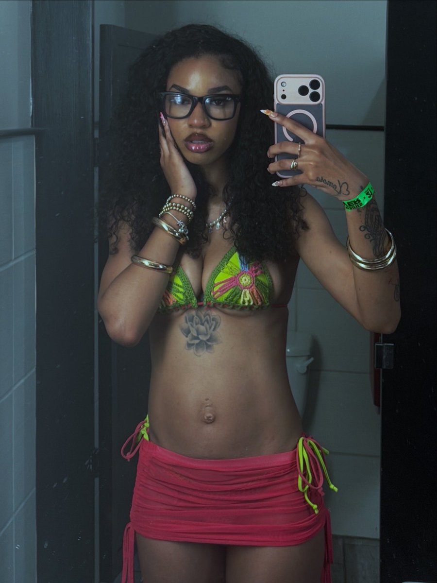 kelseyamora's tweet photo. y’all still be on here? 🤨 https://t.co/bvQqn80b3N