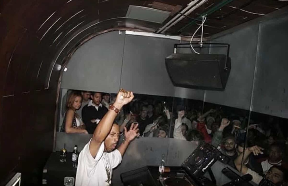 fakeshoredrive's tweet photo. Madlib live at Sonotheque in Chicago on October 18, 2008

[via shazam_bangles2 on IG] https://t.co/C1kOu4XuET
