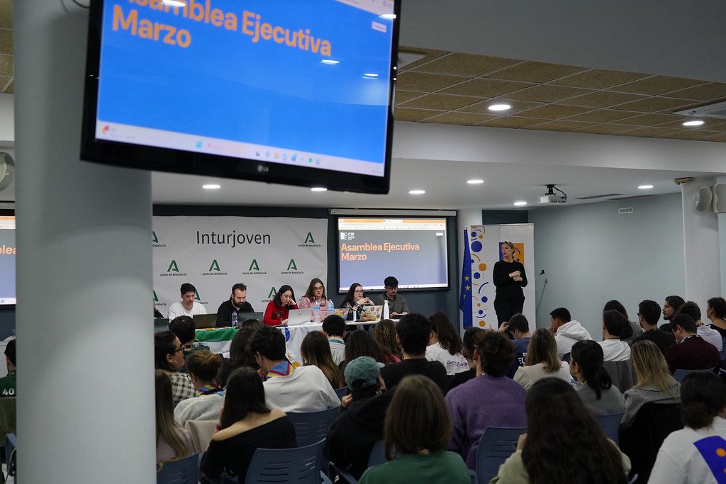 jovenesCs's tweet photo. 📣El pasado fin de semana hemos participado en la #AJE del @_CJE_ en Sevilla junto con otras entidades.

Un espacio para construir un Consejo de que defienda y represente a todos los jovenes de España🇪🇸 https://t.co/9rLzhpmgoW