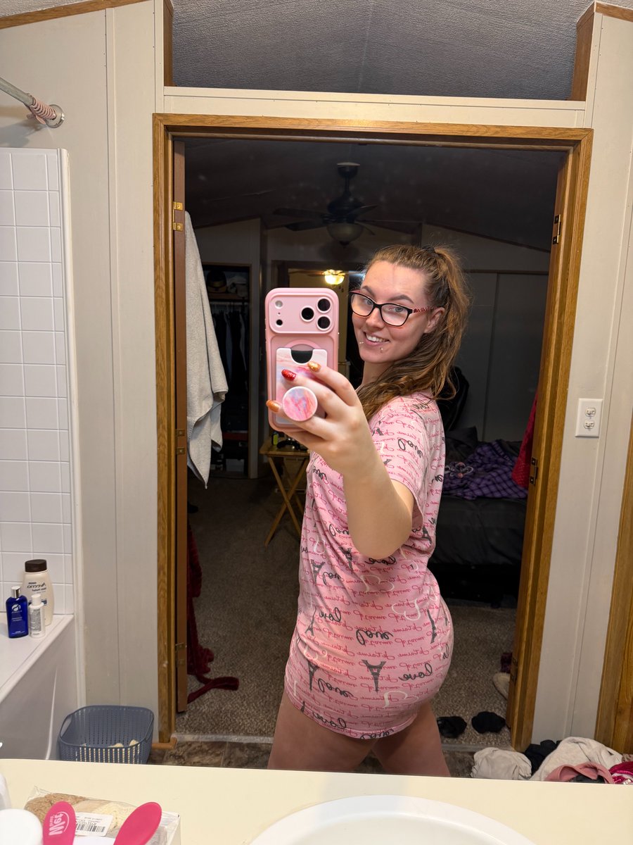 𝑫𝒂𝒍𝒍𝒂𝒔 𝑩𝒓𝒐𝒘𝒏 💕 tweet media