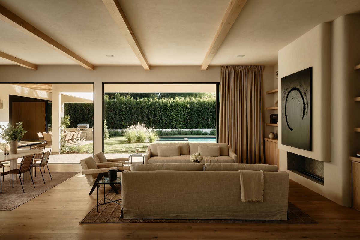 AD México tweet media