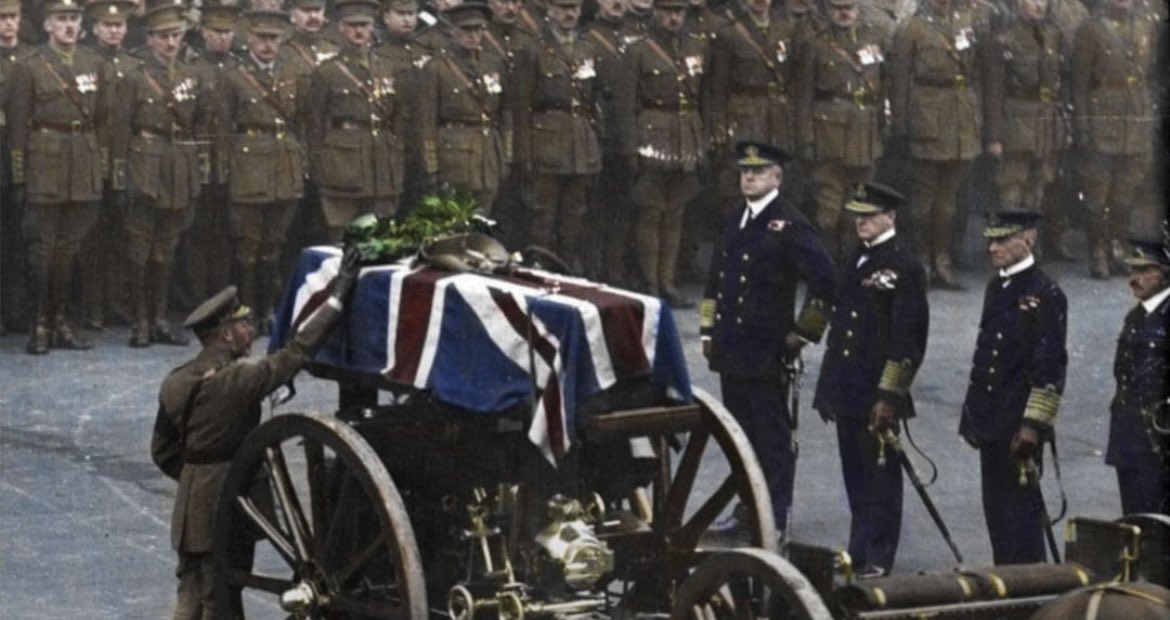 AOD_1781's tweet photo. Picture of His Majesty king George V places a wreath on the coffin of the Unknown Soldier (1920). Lest we forget. 
#ancientorderofdruids #druidism #tradition #memory #druids #ww1 #tribute https://t.co/eiG2TgHrw8