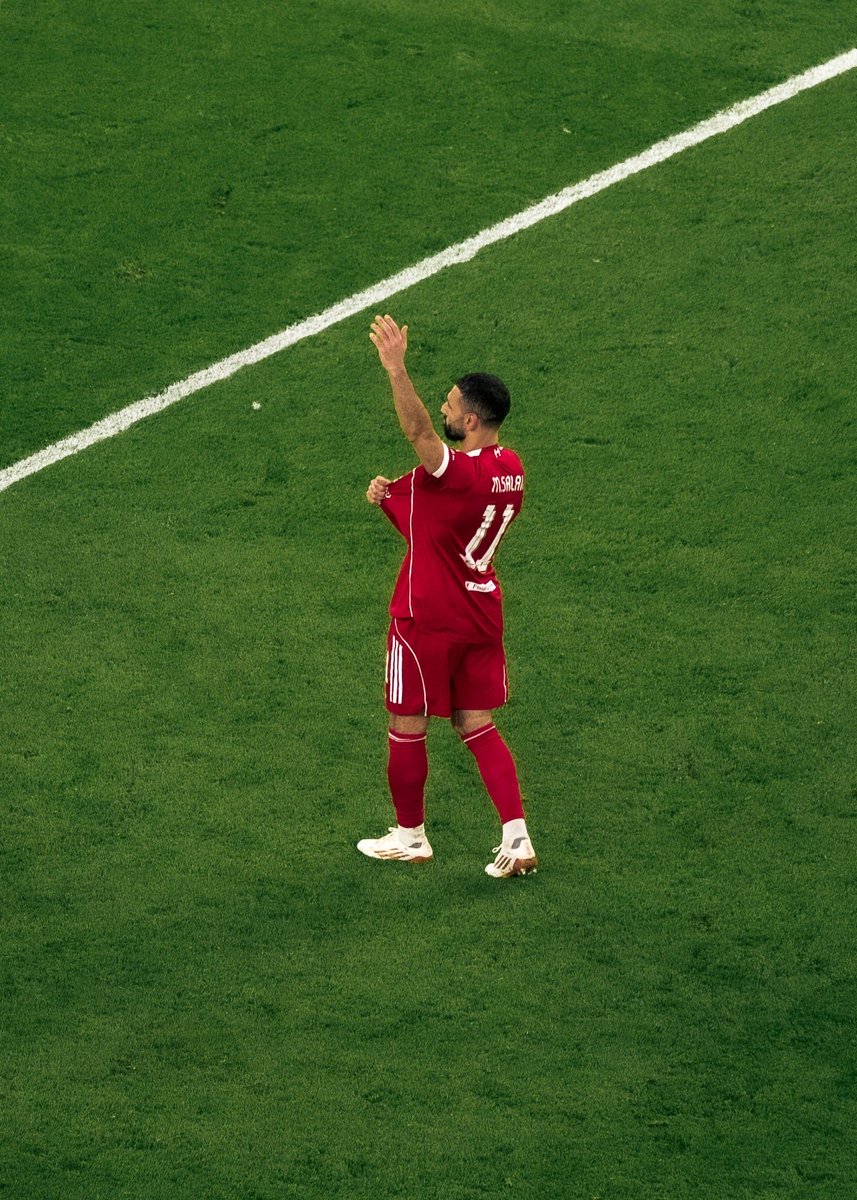 RedsFrance's tweet photo. 𝐘𝐎𝐔'𝐋𝐋 𝐍𝐄𝐕𝐄𝐑 𝐖𝐀𝐋𝐊 𝐀𝐋𝐎𝐍𝐄 𝐌𝐎... ! ❤️ https://t.co/23J902bcQz