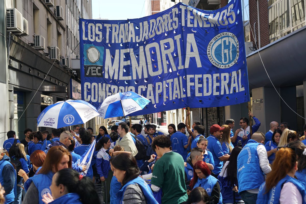 Marchamos porque miles de desaparecidos fueron delegados gremiales y trabajadores.
A 50 años del golpe, la CGT reafirma su compromiso con la Memoria, la Verdad y la Justicia.

Honramos a quienes defendieron los derechos laborales y la organización sindical, y sostenemos que la