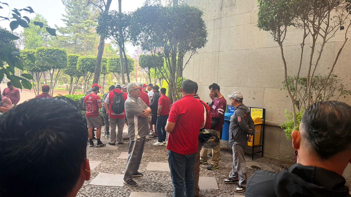 TRIBUNA GUINDA Y BLANCO 🆎 tweet media