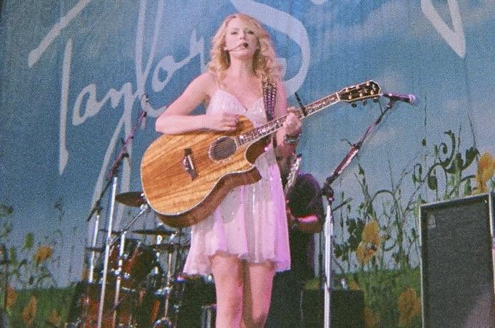 people misconstruing this as shade aren’t real debut lovers. Taylor literally was raised on a farm.