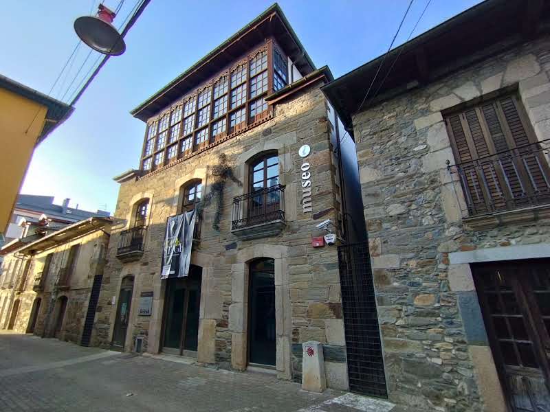 Instituto de Estudios Bercianos tweet media