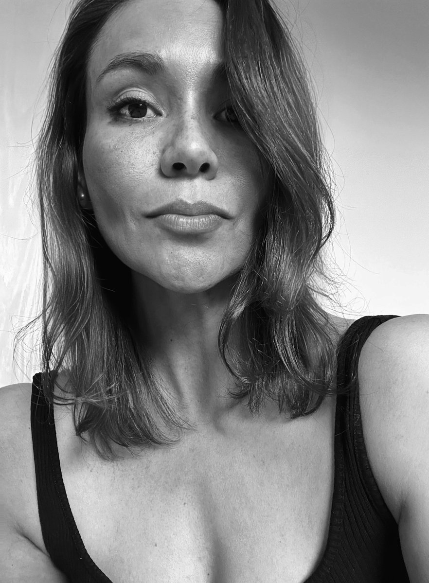 Rosario in Paris ᥫ᭡ tweet media