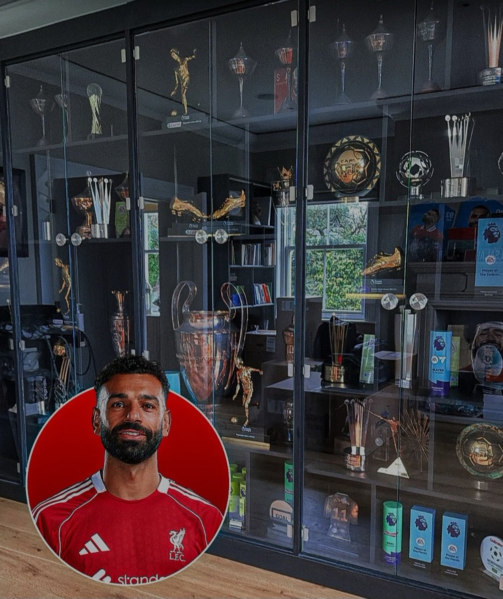 𝐄𝐉 tweet media