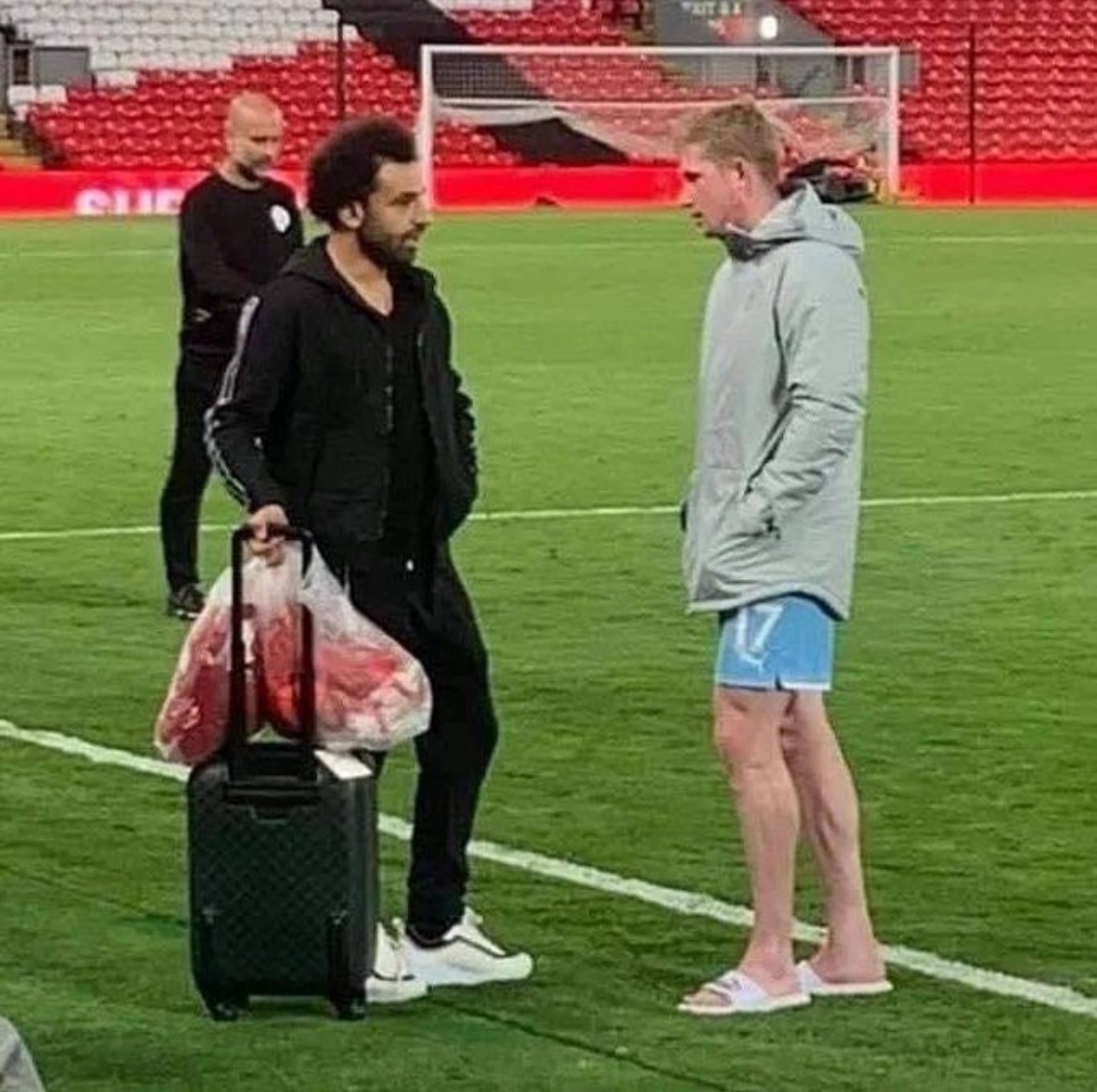 17 (fan) tweet media