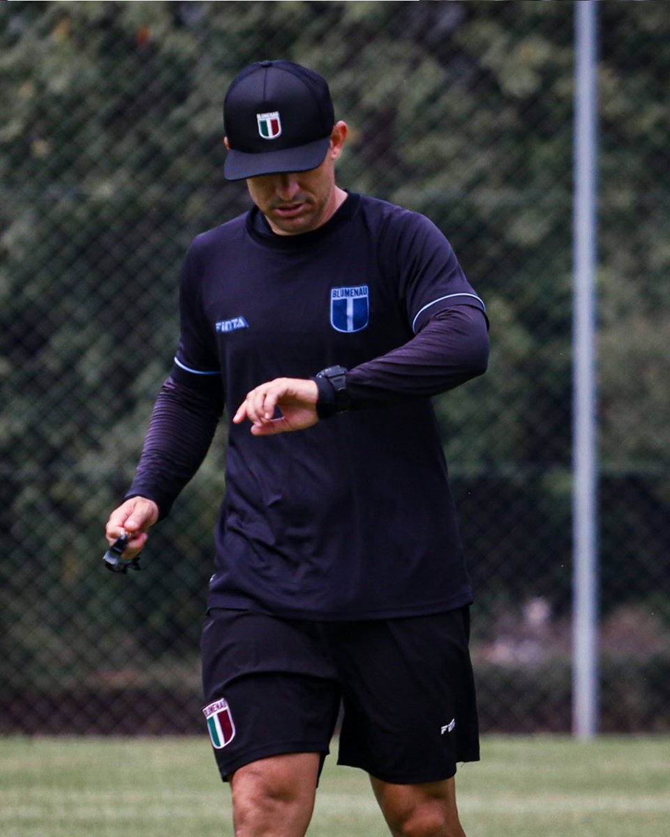 Mais uma manhã de treino concluída! 💪 🇮🇹

📸 Lucas Rodrigues 

#futebol #bec+ #treino #blumenau
