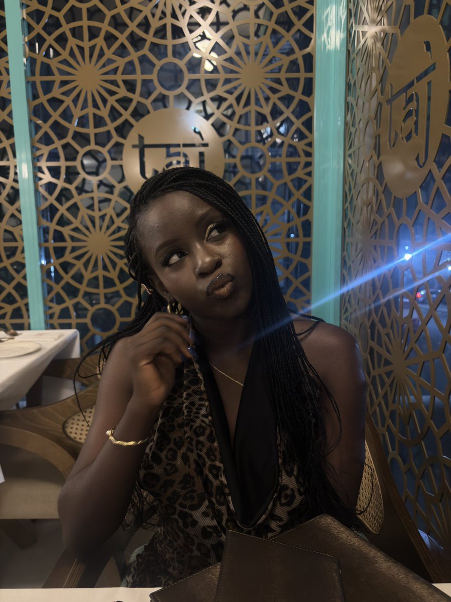 Vania🥱 tweet media