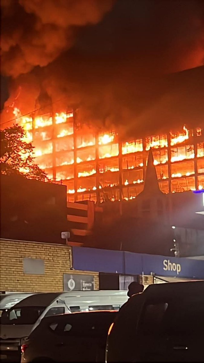 FighterGiveUsASignal tweet media