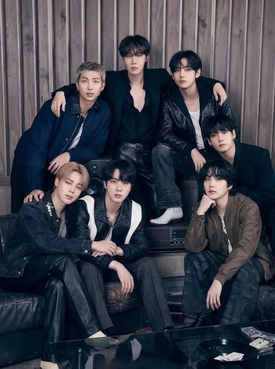 BelenGrage96173's tweet photo. Buenas tardes @Del40al1_es @Los40 💜
Propongo #SWIM 🌊, el nuevo single de #BTS  como candidato a entrar en la lista de los éxitos #Del40al1CocaCola ✨ https://t.co/6q6o5uyYUm