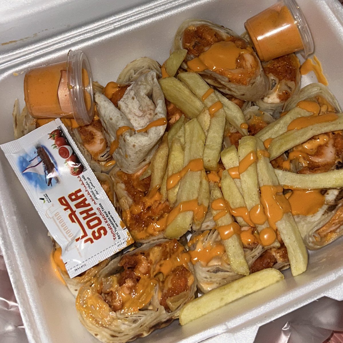 ما سعود tweet media