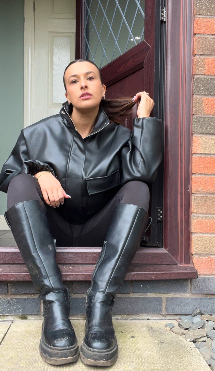 GoddessKat tweet media