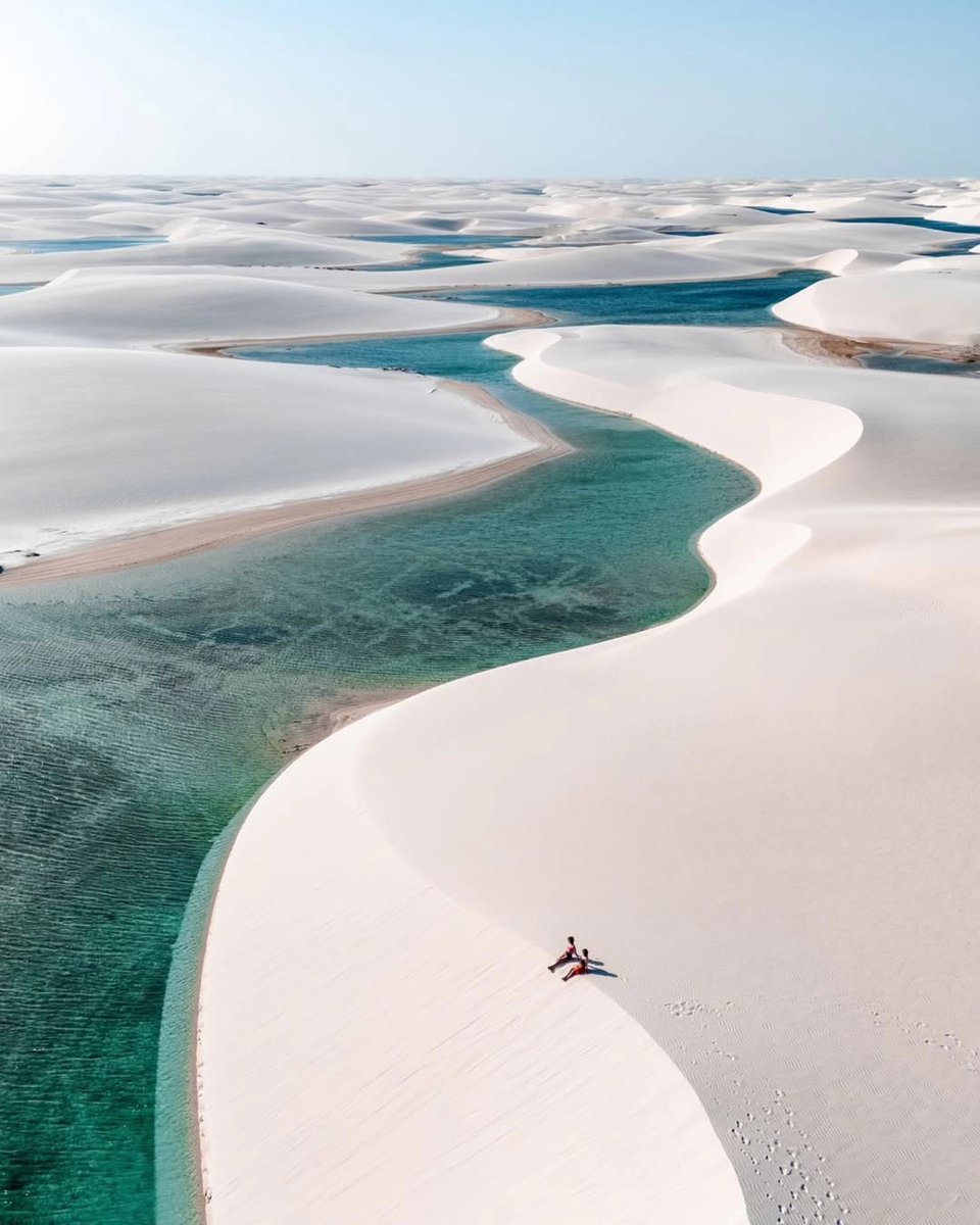 MTurismo's tweet image. 📍 Lençóis Maranhenses (MA)

Os Lençóis Maranhenses são formados por um campo de dunas que se estende por 155 mil hectares, onde as chuvas criam lagoas de água doce e cristalina entre a areia. 💦

📸 @dronelencoismaranhenses via @viajepelo_brasil
🔹 Use a #mtur 🔹

#Turismo #MA