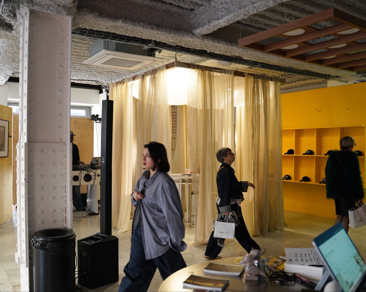 ADAYLIVING tweet media