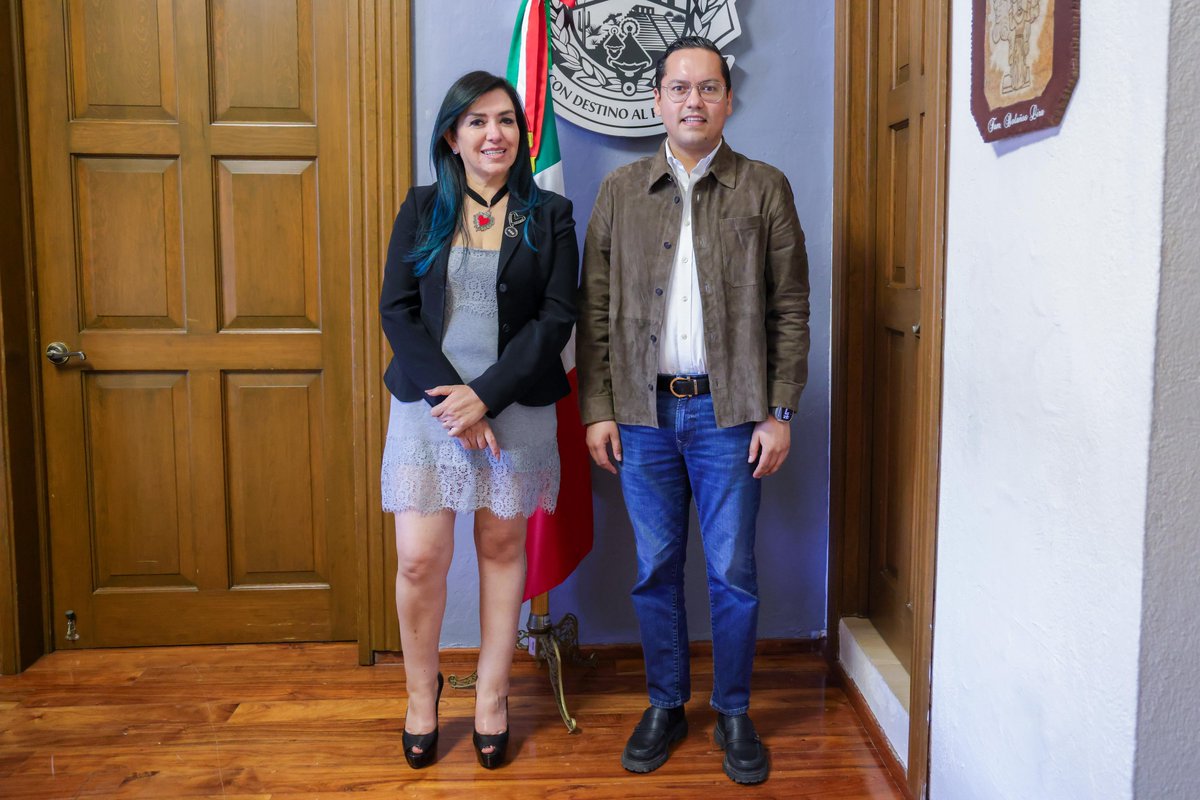Con mucho gusto, hoy recibí en mi oficina a Sonia Colín, directora del Centro de Prevención Social del Delito y la Violencia en el Estado de Querétaro.

Tuvimos una reunión muy productiva para fortalecer acciones de prevención y seguir trabajando en equipo por la seguridad de
