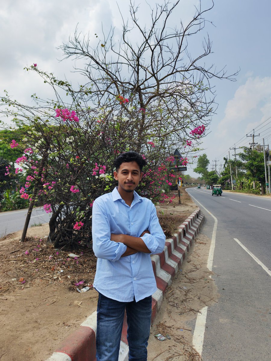 parveztheexplor's tweet image. "রাস্তার ধারের সাধারণ মুহূর্তগুলোই অসাধারণ স্মৃতি হয়ে থাকে।"

#NatureLover #StyleVibe #SimpleLife