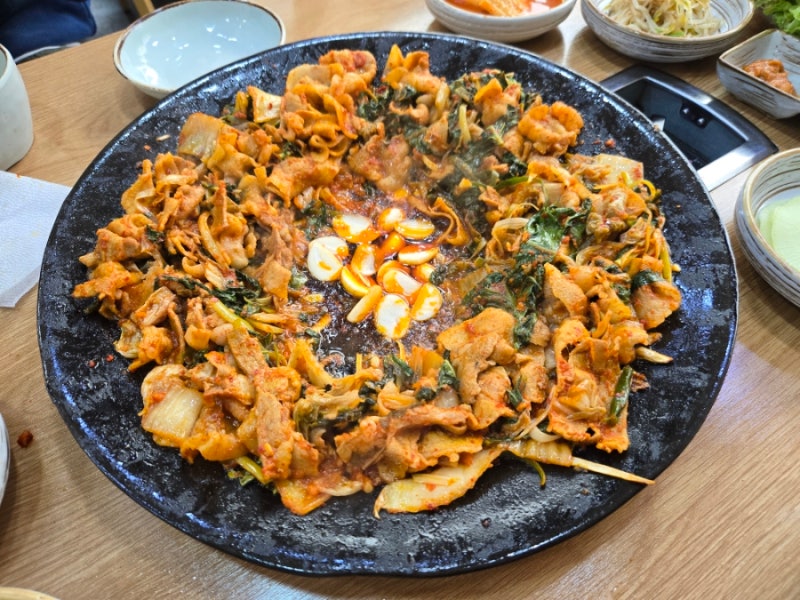 CD예하 tweet media