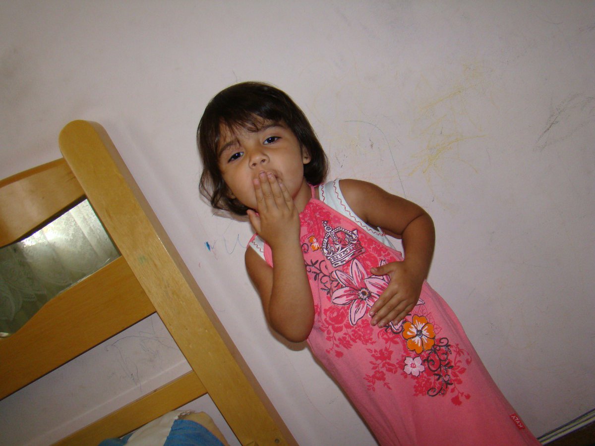 layna banana tweet media