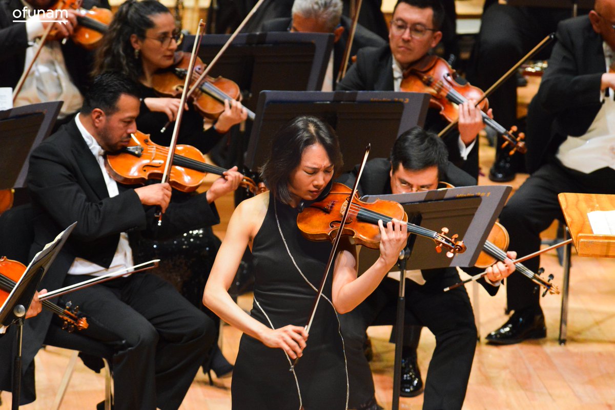 OFUNAM's tweet photo. El pasado programa incluyó obras del clasicismo y de reciente creación a través de cuatro voces representativas que abarcan cuatro siglos. Agradecemos la presencia de la compositora Hilda Paredes.

#MúsicaUNAM #CulturaUNAM https://t.co/tD7R11PDEb