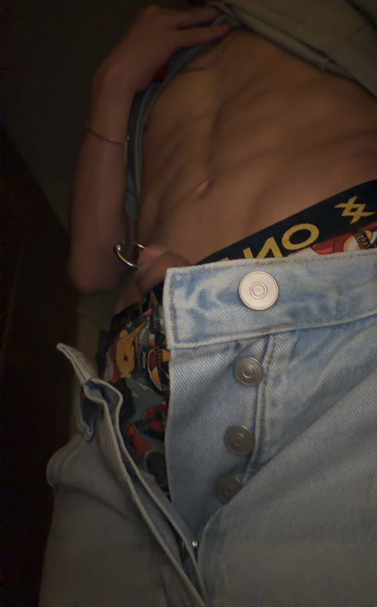 LeonTwink03 (3k) tweet media