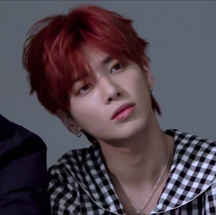 tyunpainz's tweet image. red or blue taehyun?