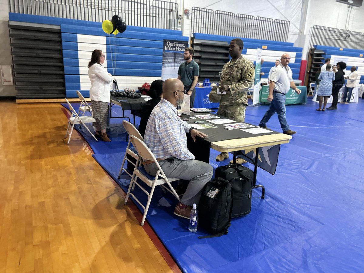 Darius Radzius tweet media