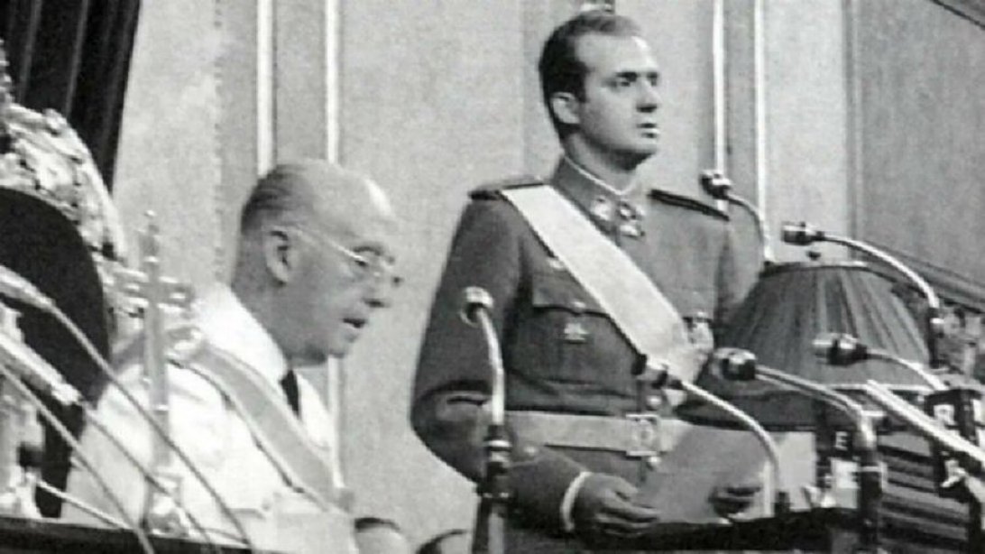 Maga020566's tweet photo. Juan Carlos, el rey de Franco
#AcabarLaMonarquíaYa❤️💛💜  
https://t.co/Vu9m6t2bA0 https://t.co/vtF3OvRt6L