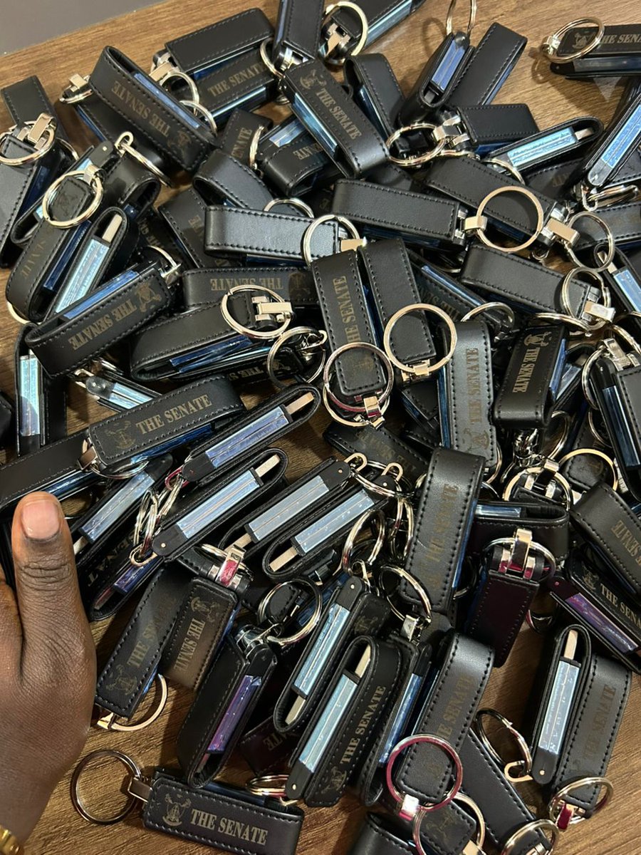 La Donia 😑😈 tweet media