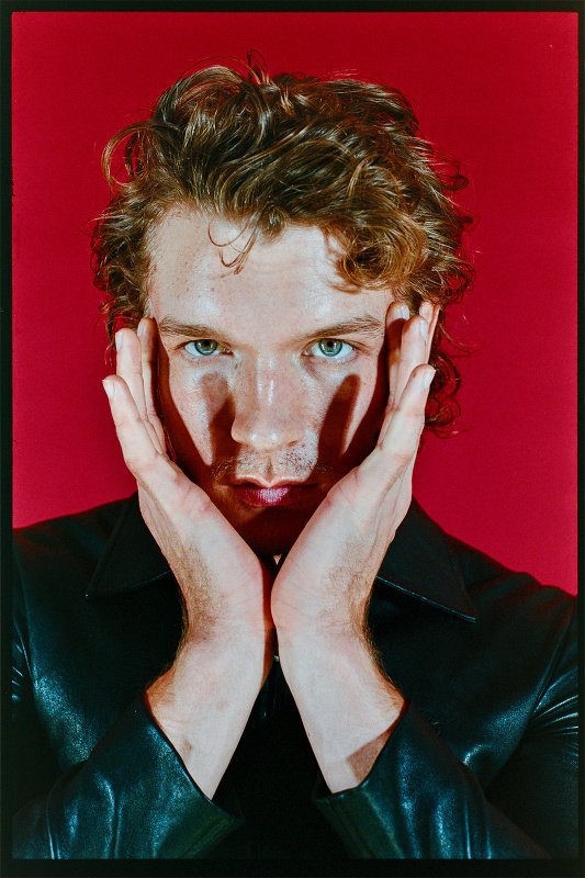 nat. 🪩 tweet media