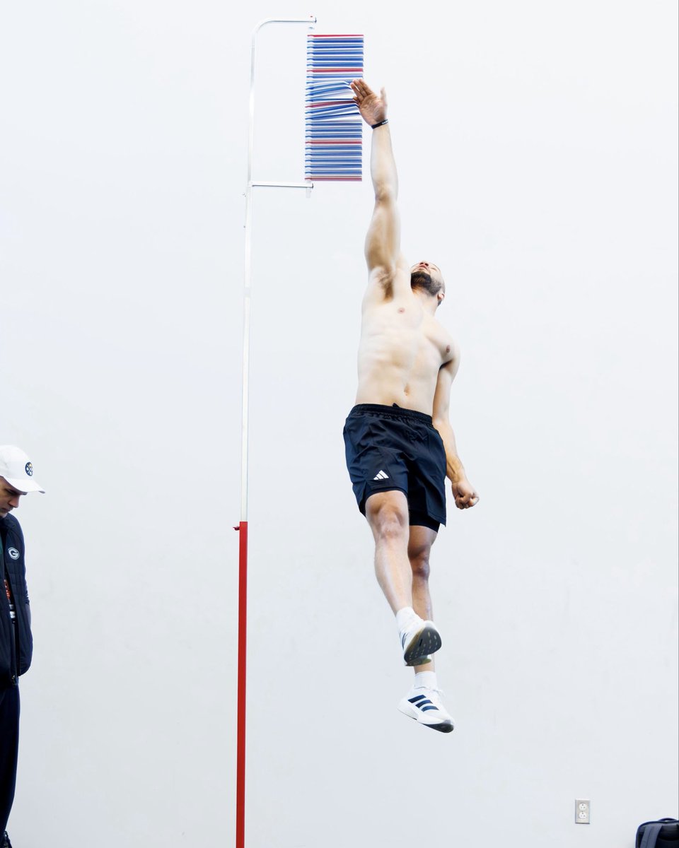 Louisville Football tweet media