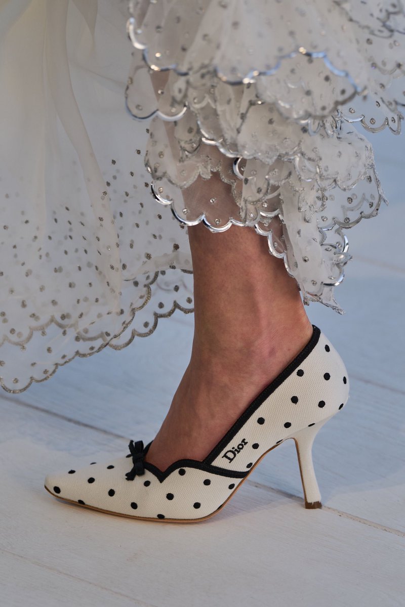 bottegasveneta's tweet photo. still thinking about the heels from dior fw26 rtw by jonathan anderson ✮ https://t.co/4jnKlIOCqI