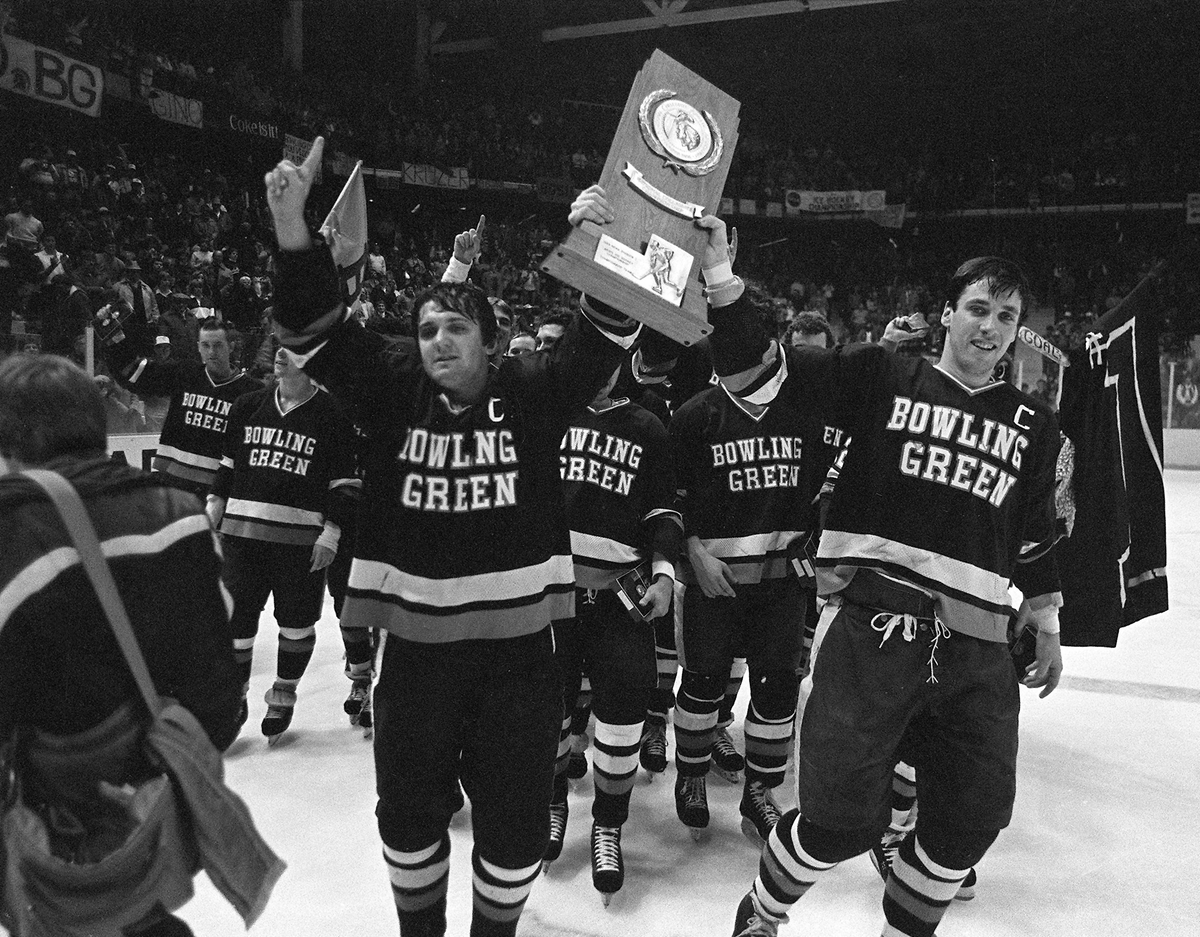 FalconAlumni's tweet photo. On March 24, 1984, @BGSUHKY made school history. The Falcons won the @NCAA National Championship in Lake Placid, NY defeating Minnesota Duluth 5-4 in four overtimes. Gino Cavallini scored the game-winner in the longest title game ever played in NCAA history.🏆🏒 https://t.co/WfsG73YPdf