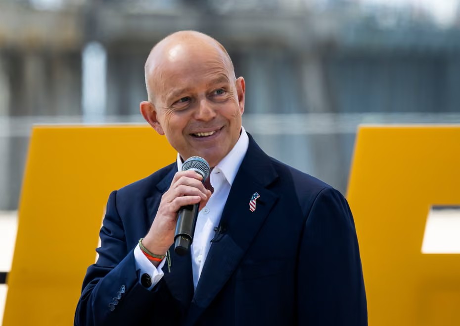 Political Polls tweet media