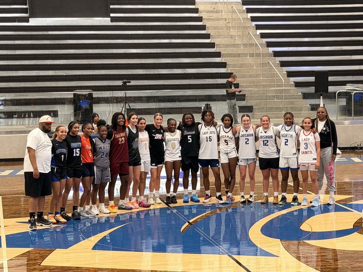 bella_j_redding's tweet photo. Thank you @HoopJunkie2 for such a fun event! Look forward to the next one! @IMCOMING_INC @FBA_Sports @drobalwayzopen @RecruitMatador #risingstars https://t.co/ZV4tAebzlX